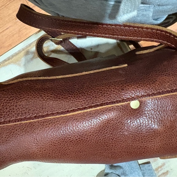 Portland Leather mini crossbody - Picture 6 of 6